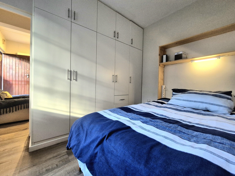 1 Bedroom Property for Sale in Wynberg Western Cape